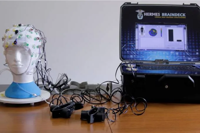 Brasileiro de 20 anos cria sistema de comunicação com pessoas em coma