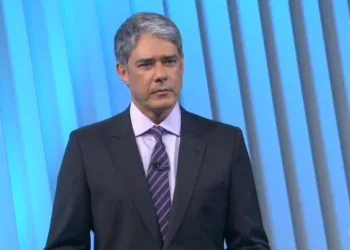 William Bonner questiona crescimento de candidato e web não perdoa…