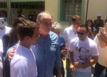 CIRO GOMES: NÃO FAÇO MAIS CAMPANHA PARA O PT