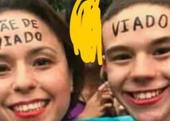 Foto de mãe e filho viraliza após ato e pai desabafa sobre ataques homofóbicos