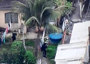 GUERRA ENTRE TRAFICANTES X MILICIANOS FECHA PARTE DA AV.CESÁRIO DE MELLO!! EVITEM!!