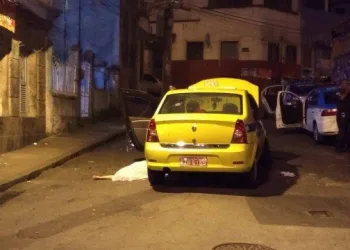Homem é morto após assaltar taxista no RJ!!