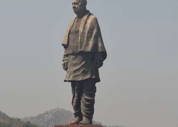 Índia inaugura estátua mais alta do mundo; monumento gerou polêmica