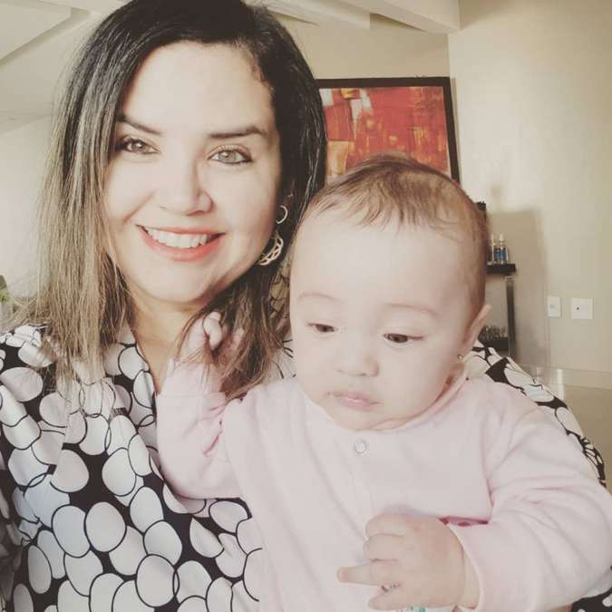 Léa Lima com a filha Antonella: gravidez aos 40 anos, tendência em alta (foto: Arquivo Pessoal )