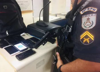 POLICIA PRENDE 4 BANDIDOS EM  CAMPO GRANDE!!! PRA CIMA DELES!!!