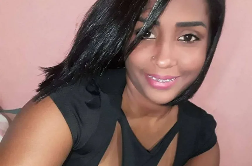 Mulher é atacada com 40 facadas pelo ex-namorado no RJ!!