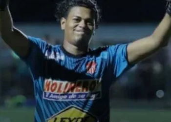 Goleiro  é assassinado a tiros após confusão em bar