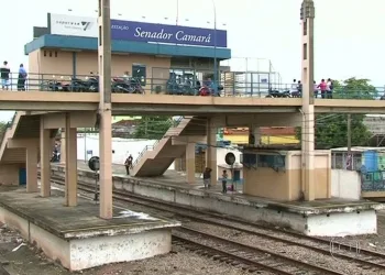GUERRA ENTRE TRAFICANTES E MILICIANOS EM BAIRRO NA ZONA OESTE!! CUIDADO!!