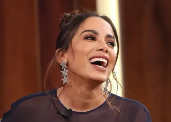 Após fim de casamento, Anitta está saindo com rapaz de 20 anos( FOTOS)