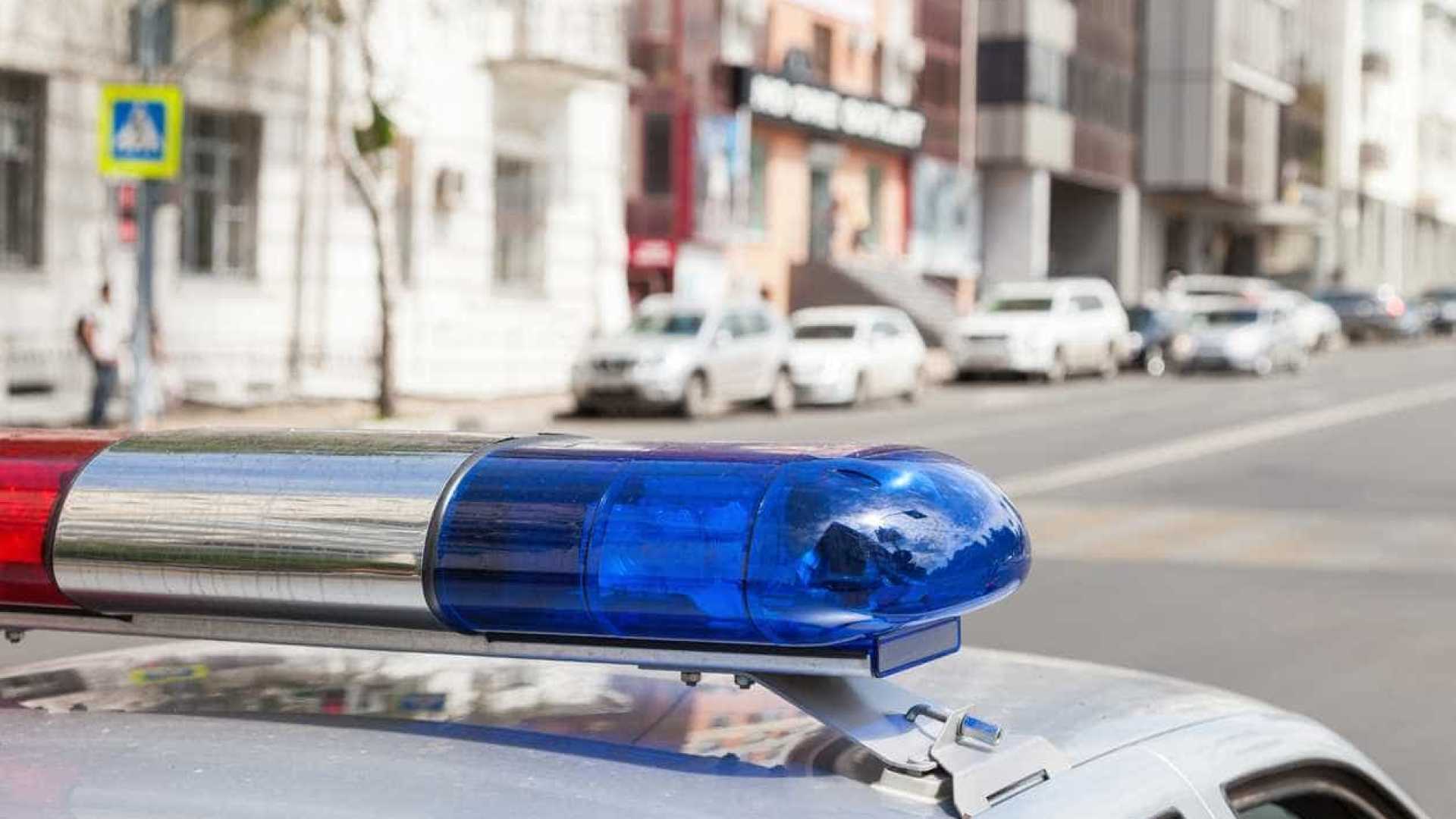 Homem acusa mulher de traição e incendeia própria casa por vingança