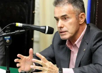 Chiquinho da Mangueira pôs a mãe para pegar dinheiro do esquema Cabral