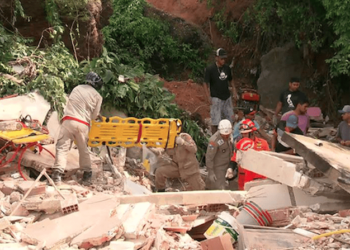 Deslizamento de terra deixa 10 mortos e 11 feridos em Niterói (RJ)