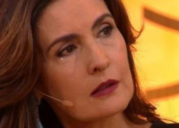 EM CRISE HISTÓRICA DE AUDIÊNCIA, GLOBO DECIDE TIRAR FÁTIMA BERNARDES DO AR