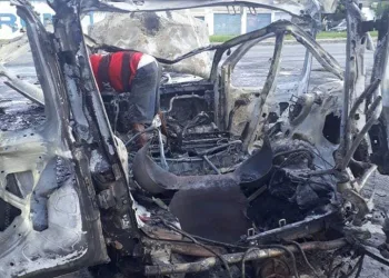 INCÊNDIO EM VEÍCULO NA AV SANTA CRUZ