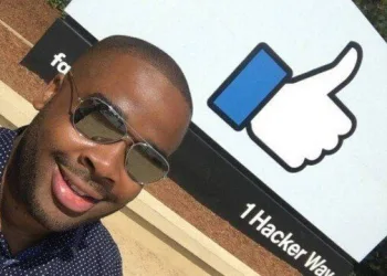 Ex-gerente do Facebook acusa empresa de ter ‘problema com pessoas negras’