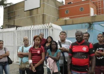 PACIENTES DE CLÍNICA DE HEMODIALISE NA ZONA OESTE RECLAMAM DE FALTA DE INSUMOS E FALTA DE REPASSE DE VERBA DA PREFEITURA DO RIO
