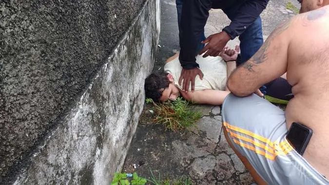 Homem acusado de matar ex-mulher é preso por parentes da vítima no Rio