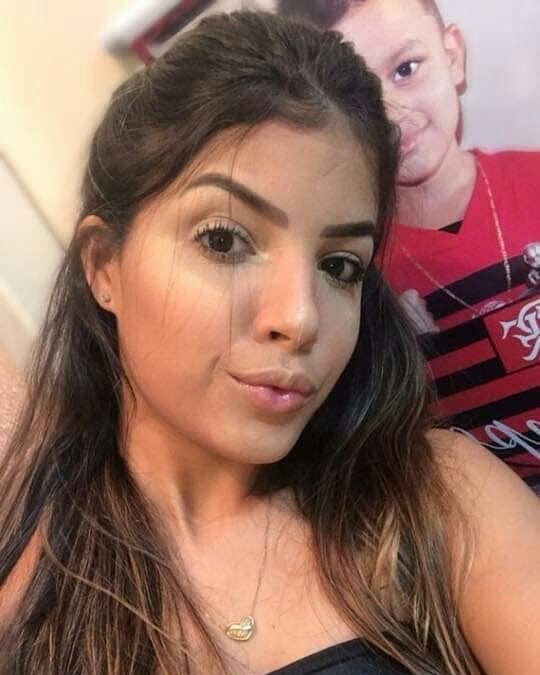 JOVEM DE 21 ANOS MORTA EM BAILE , DEIXA FILHO DE 7 ANOS.