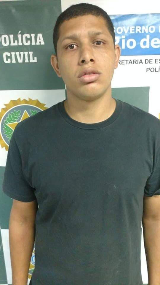 ENVOLVIDO NA MORTE DE POLICIAL MILITAR SE ENTREGA , DEPOIS DA DIVULGAÇÃO DE CARTAZ DE PROCURADO.
