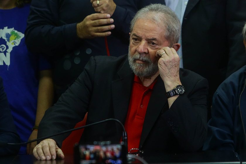 Lula diz que Moro “saiu do armário” ao aceitar convite para ministério
