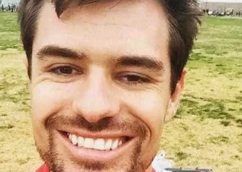 Homem que matou 12 em bar fez postagem durante ataque em rede social