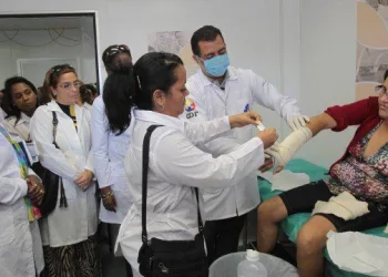 Fim de parceria com Cuba pode deixar 24 milhões de brasileiros sem médico temporariamente