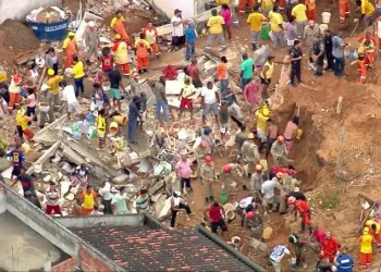 SOBE PARA 9 PESSOAS MORTAS NO DESLIZAMENTO DE TERRA EM NITEROI!!