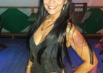 MULHER É ASSASSINADA DENTRO DE CASA NO RJ!!
