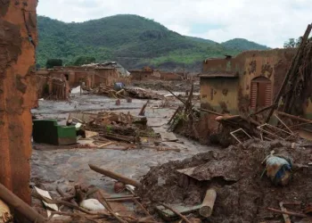 Rompimento da barragem de Mariana completa três anos com impasses
