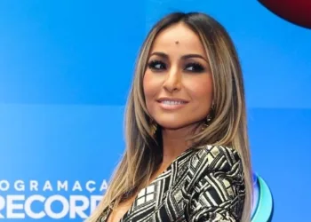 Filha de Sabrina Sato  nasce com quase 10 meses; médicos dizem que é normal