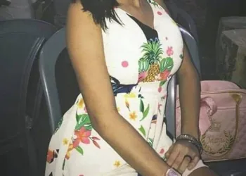 MENINA DE 13 ANOS É BALEADA NA BARRIGA NO RJ