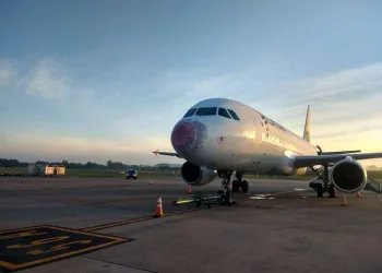 Voo da Latam faz pouso de emergência após turbulência