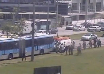 Homem morre após ser atropelado por ônibus do BRT na Zona Oeste!!