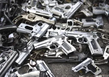 Fornecedora do Exército dos EUA pretende abrir fábrica de armas no Brasil