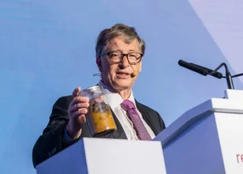 Bill Gates apresenta vaso sanitário que poderá salvar 500 mil crianças