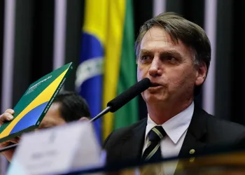 Bolsonaro estuda fim do Ministério do Trabalho