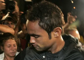 Goleiro Bruno é inocentado em caso de vídeo com mulheres
