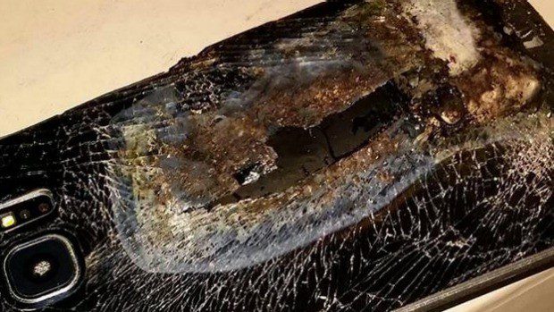 Mulher morre após sofrer descarga elétrica de celular e ficar três dias sem socorro