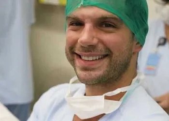 Duda Nagle publica primeira foto com filha: ‘Habemus Zoe’