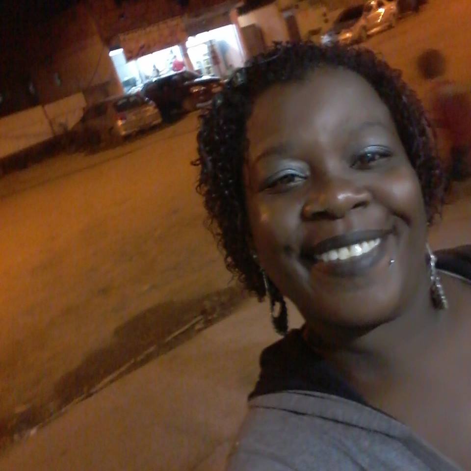 MARIDO ESFAQUEIA MULHER EM PACIÊNCIA E ESTÁ FORAGIDO!!( FOTOS)