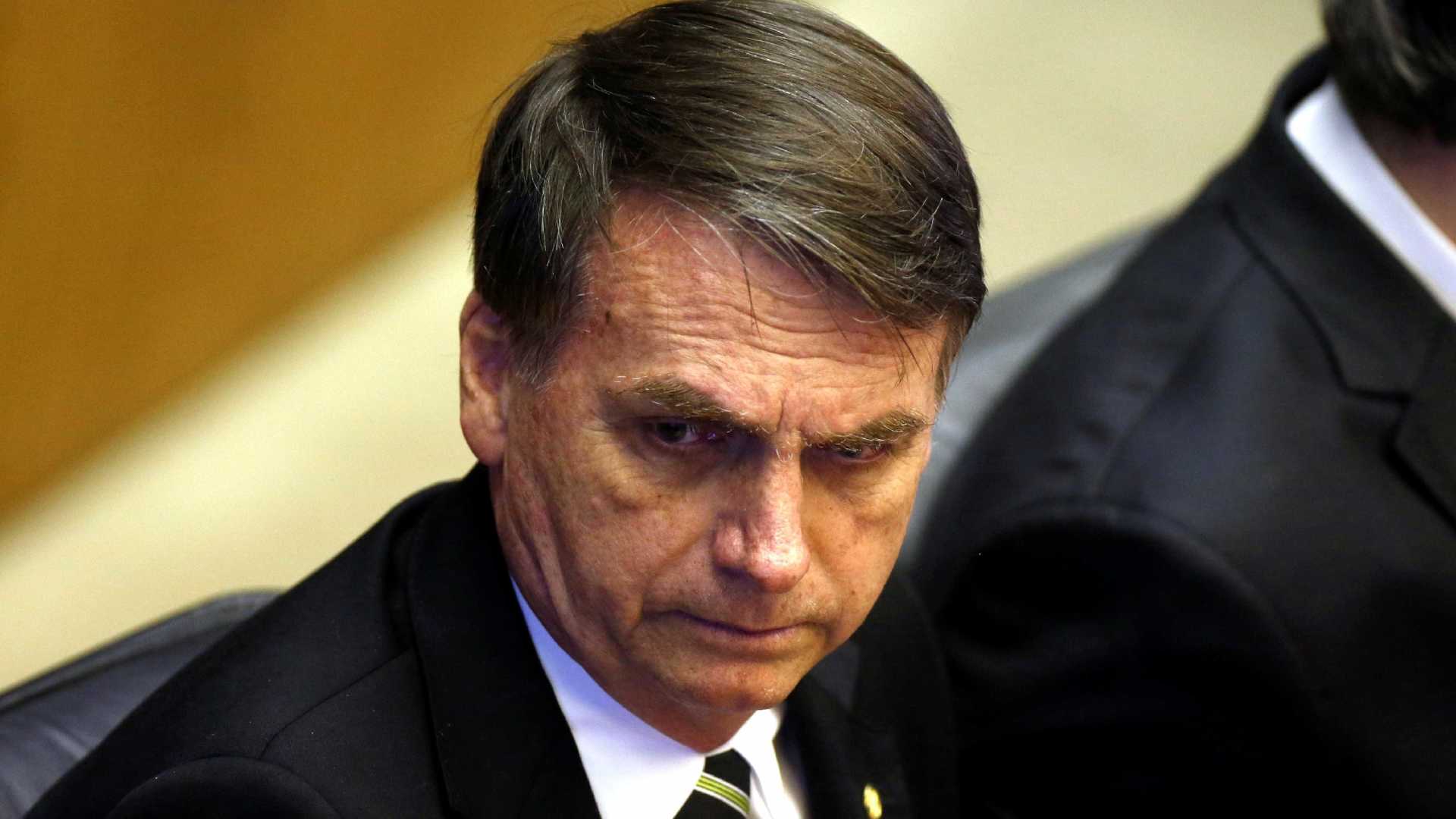 Facebook e Twitter dizem que Bolsonaro não pagou por impulsionamento