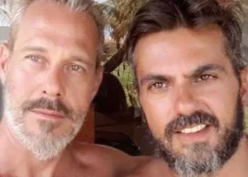 Galã dos anos 90, ator oficializa casamento com produtor após 20 anos