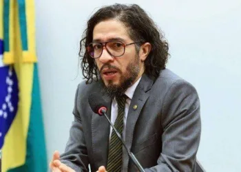 Jean Wyllys culpa Bolsonaro por ameaças que recebe nas redes sociais