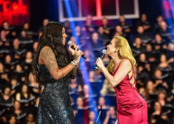 Joelma ganha “vácuo” de Ludmilla em show e desabafa: “Ela não viu”