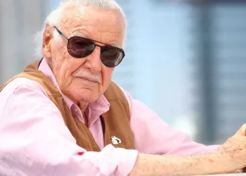 Causa da morte de Stan Lee, o criador de super-heróis, é revelada