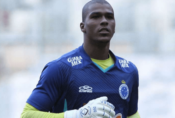 Tragédia! Filho de goleiro tem morte cerebral após queda de armário