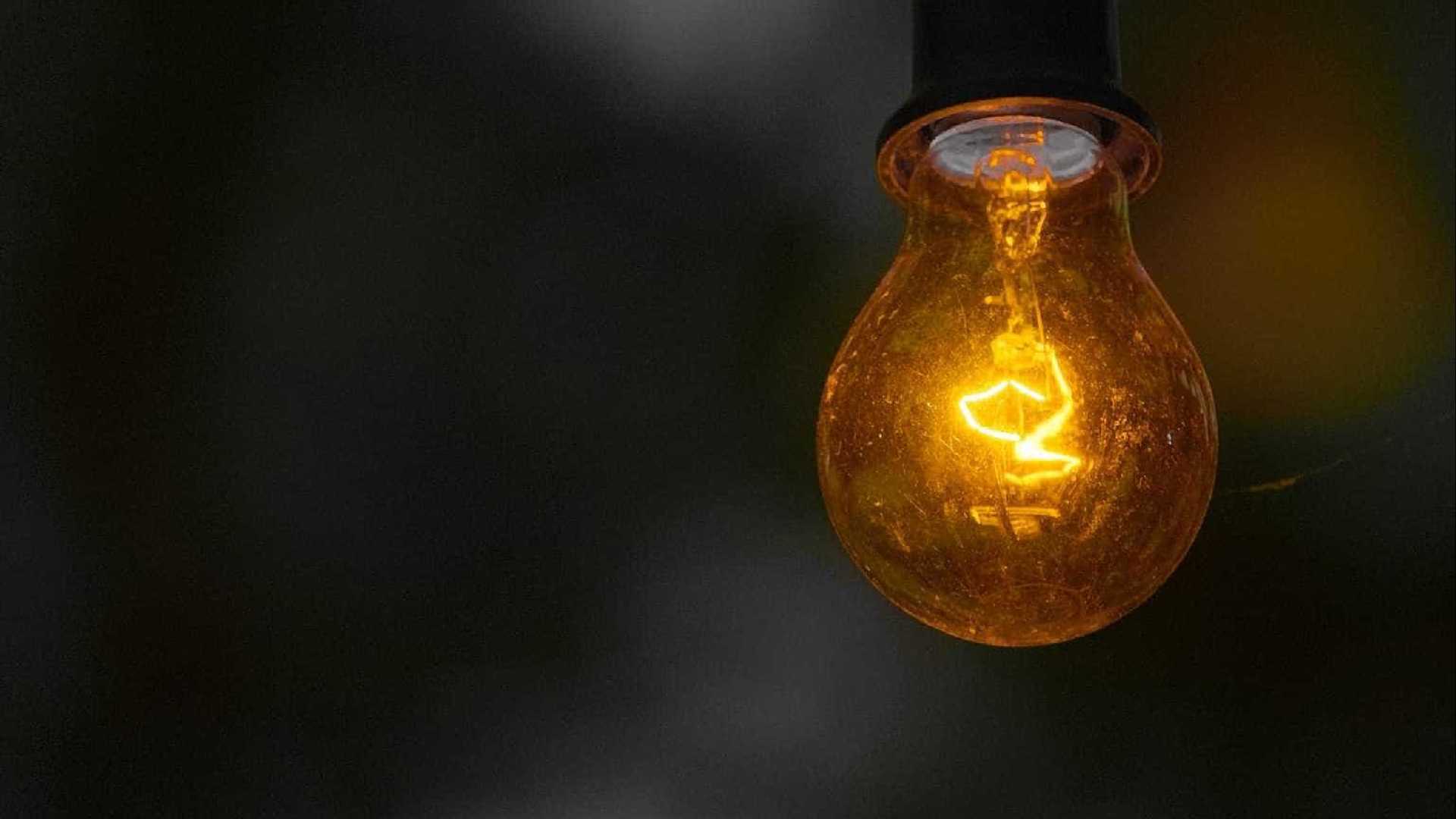 Conta de luz fica mais barata a partir deste sábado