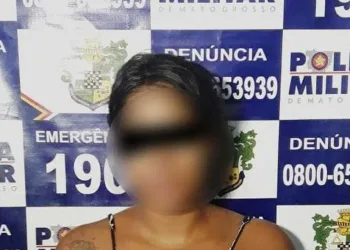 Menor grávida de 9 meses é detida após furtar 10 peças de picanha