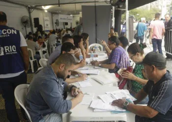 Procon  faz mutirão para renegociar dívidas em shopping na Zona Oeste do Rio