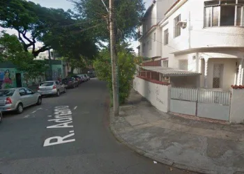 Incêndio em casa  deixa uma pessoa morta no RJ